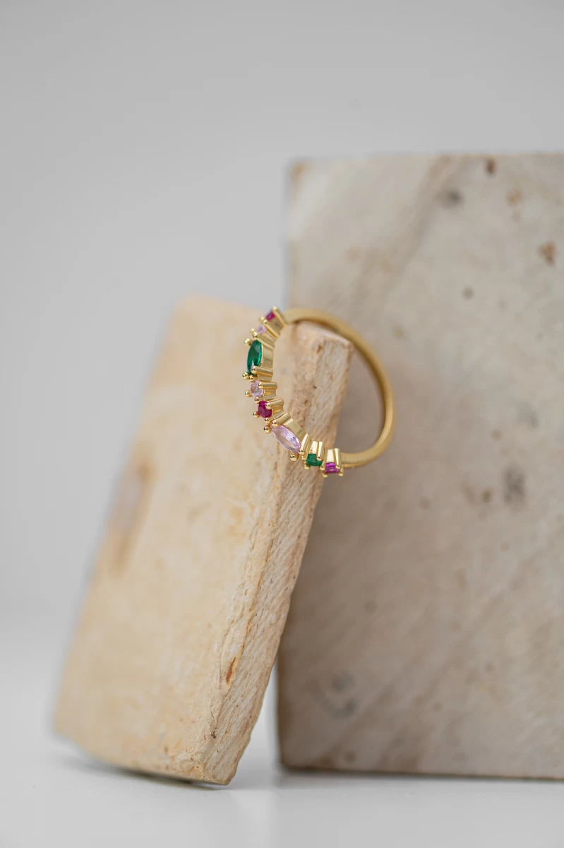 Inel din argint placat cu aur galben și pietre de zirconiu colorate