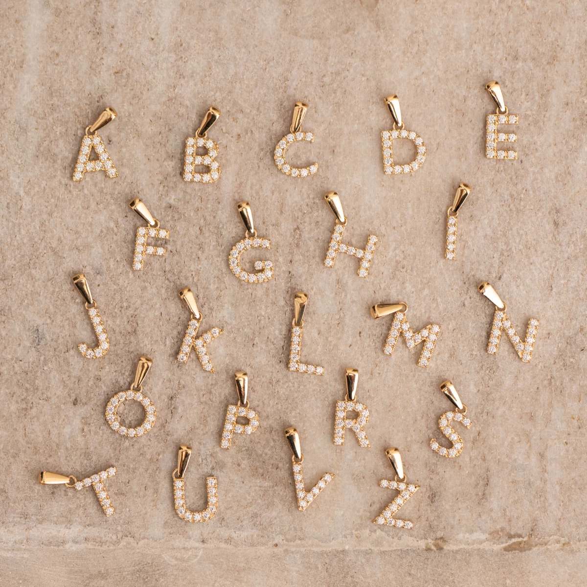 Colier din aur galben 14K cu literă din zirconiu lucrat manual