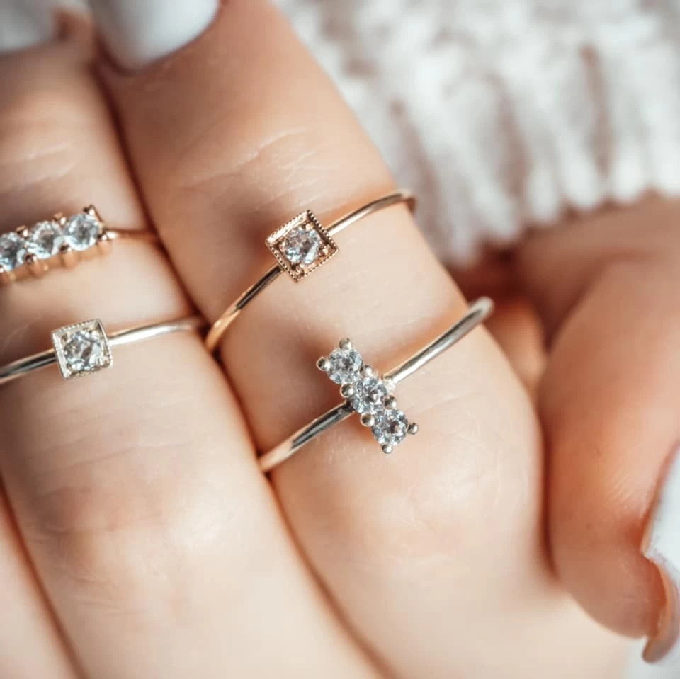 Inel din aur roz 14K cu pietre de zirconiu