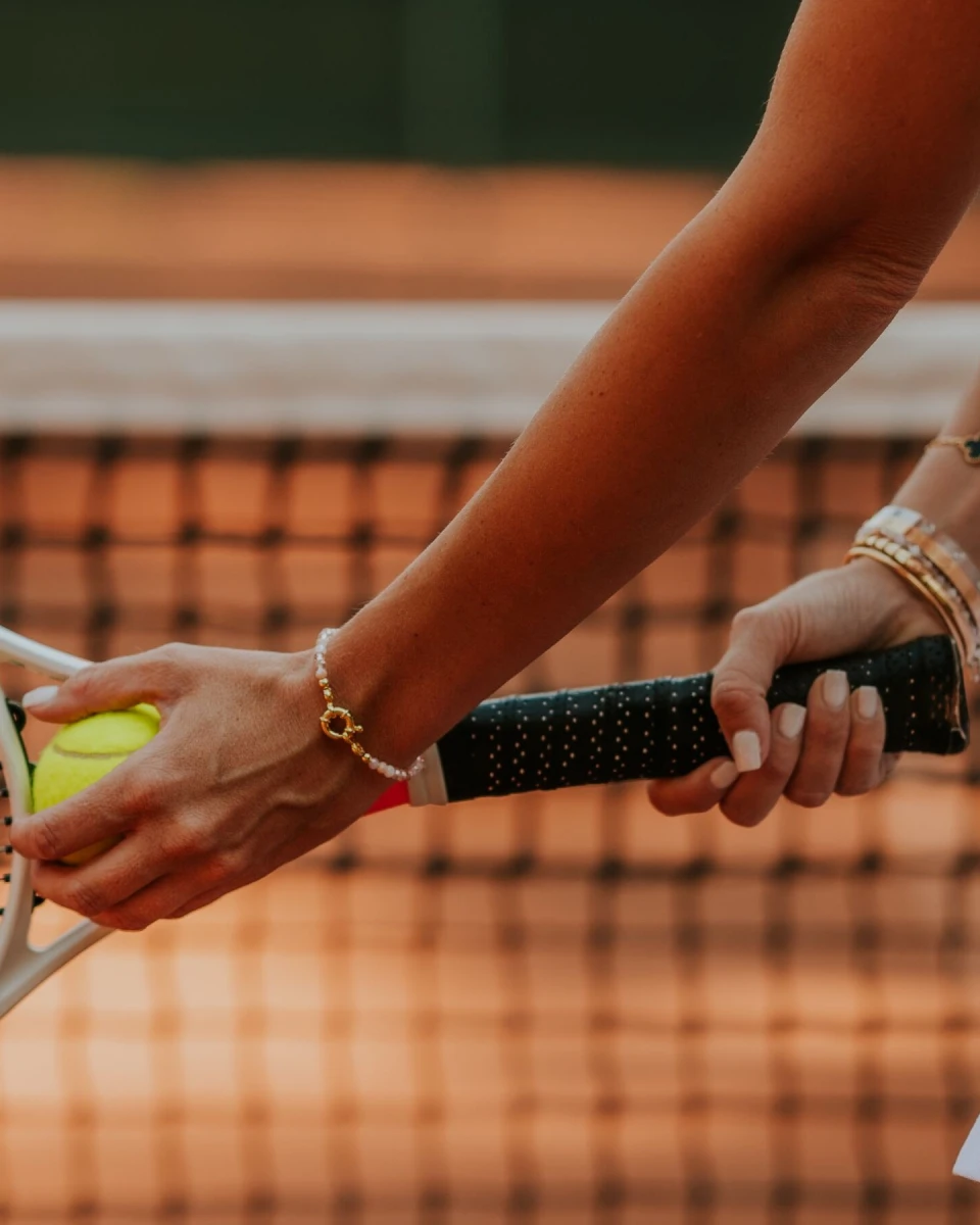 Brățară cu perle din argint 925 placat cu aur galben, cu cristale roz și albe