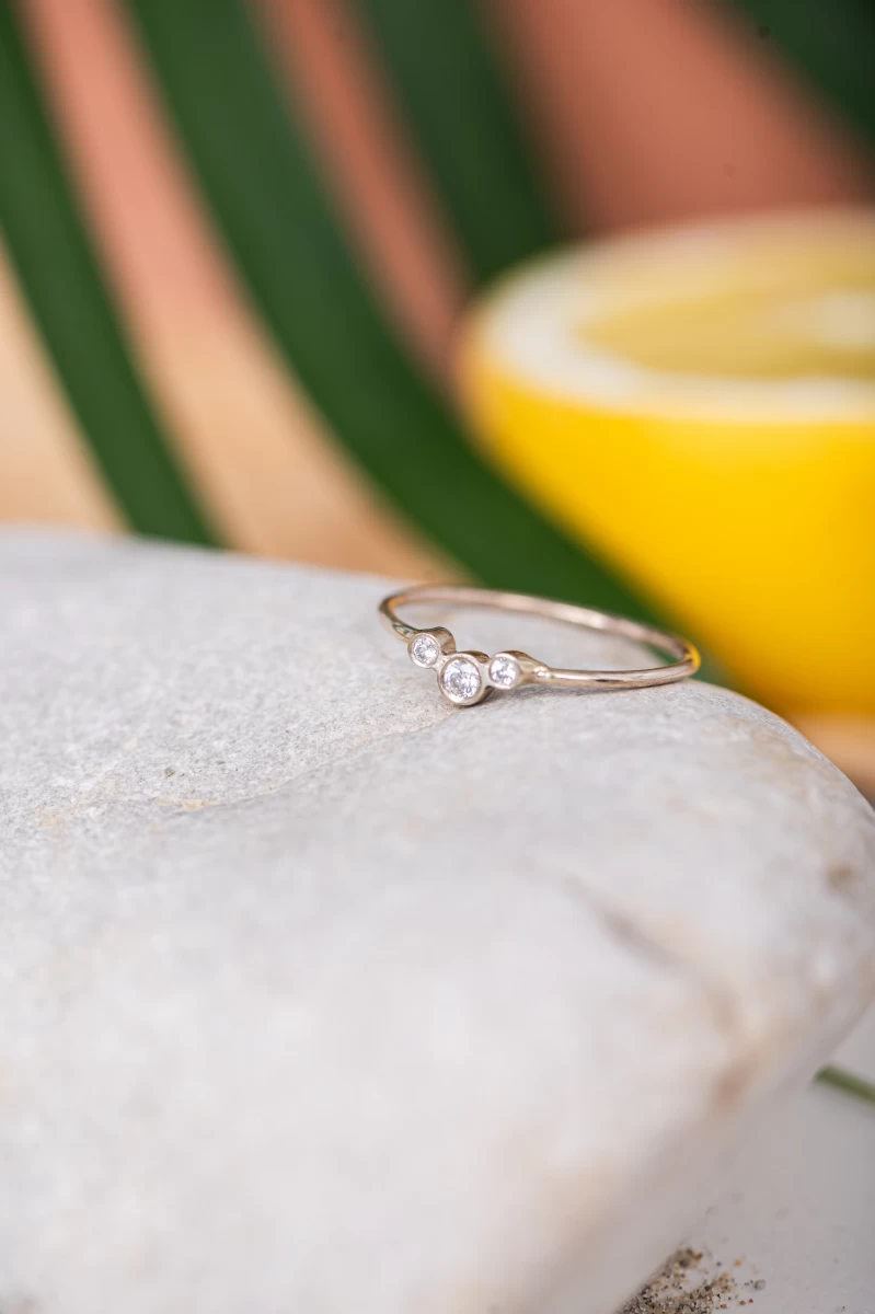 Inel curbat din aur roz 14K cu piatră semiprețioasă Zirconia